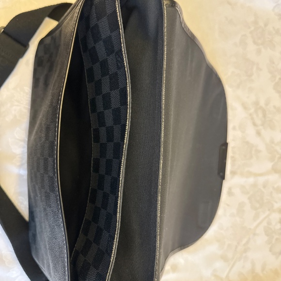 Authentic Louis Vuitton Graphite Damier District MM Cross Body Bag - Picture 10 of 16